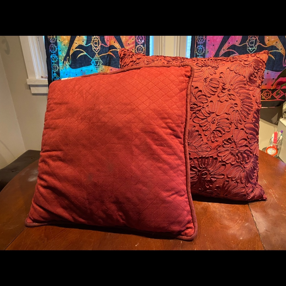 20”X20” accent pillows